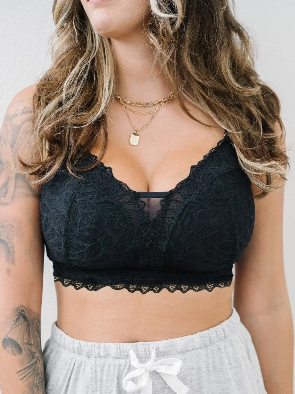 NWT Davin&Adley Black Riley Lace Bralette with Scalloped Hem